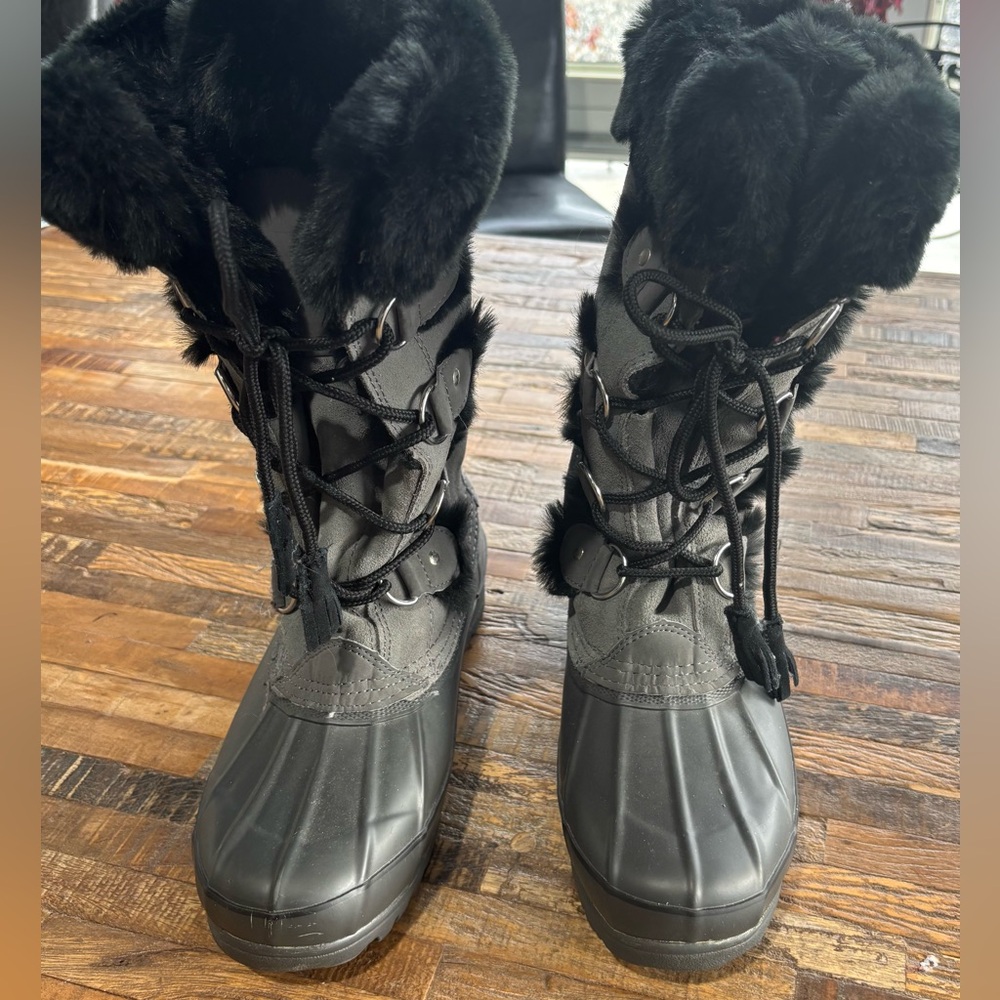 Khombu Black Fur-Lined Winter Boots